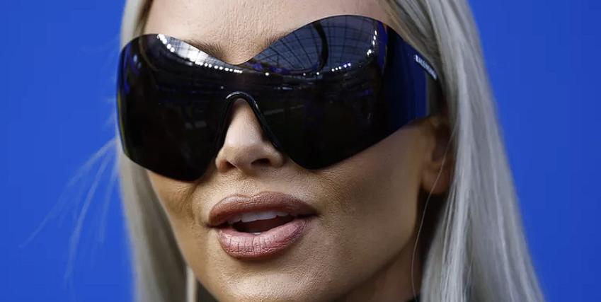 足球运动员场上被嘘,体育明星因输了比赛而被骂