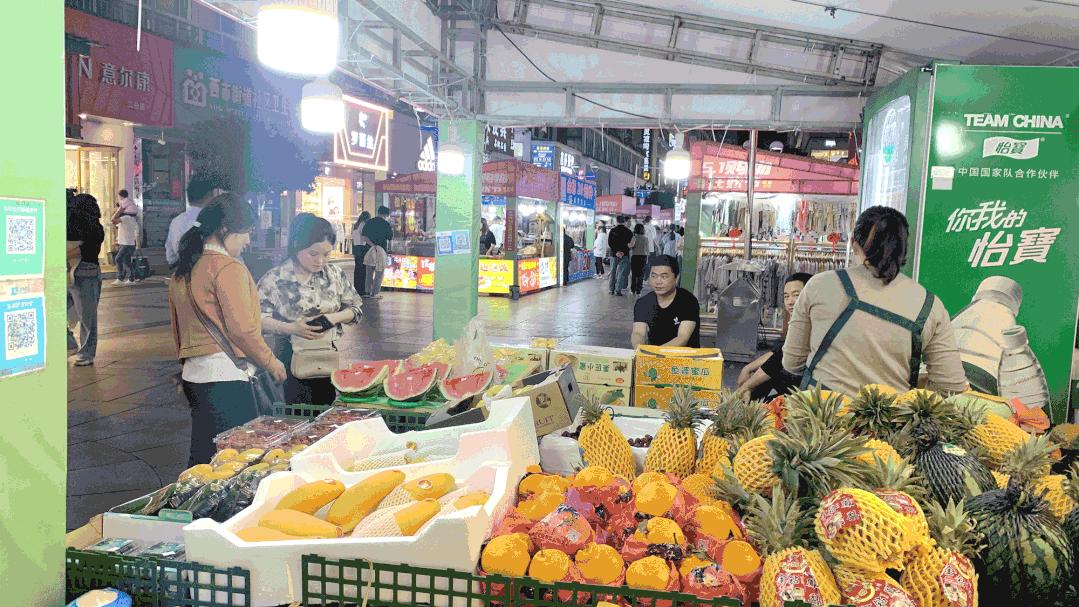 全球学子嘉游赣|华灯初上夜未央，去逛逛这几个夜市，感受烟火夜上饶！
