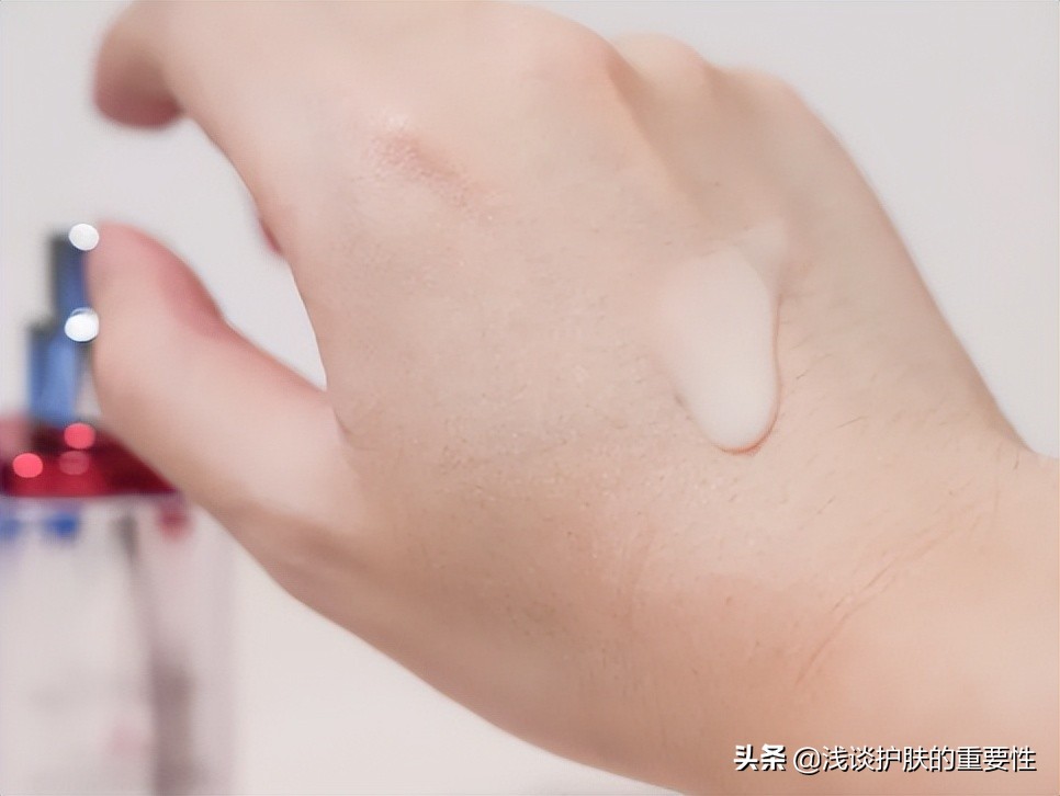 抚平细纹变年轻,延缓人衰老的护肤品