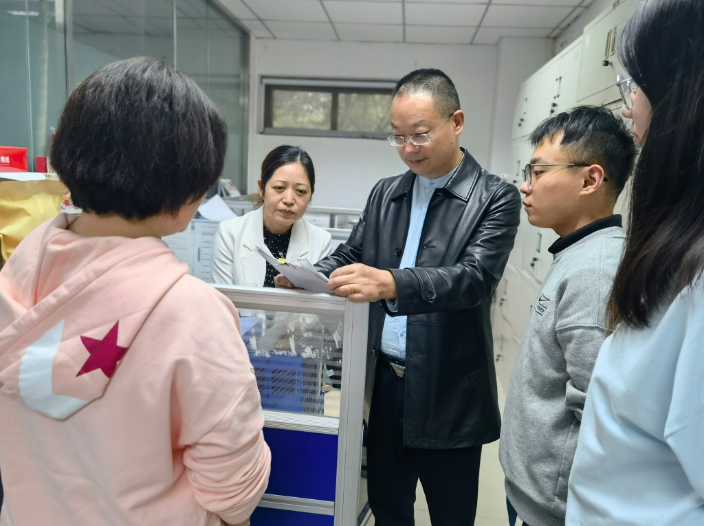 雄飞集团榜样|罗爽:不忘初心,砥砺前行。团结一致,共克时艰