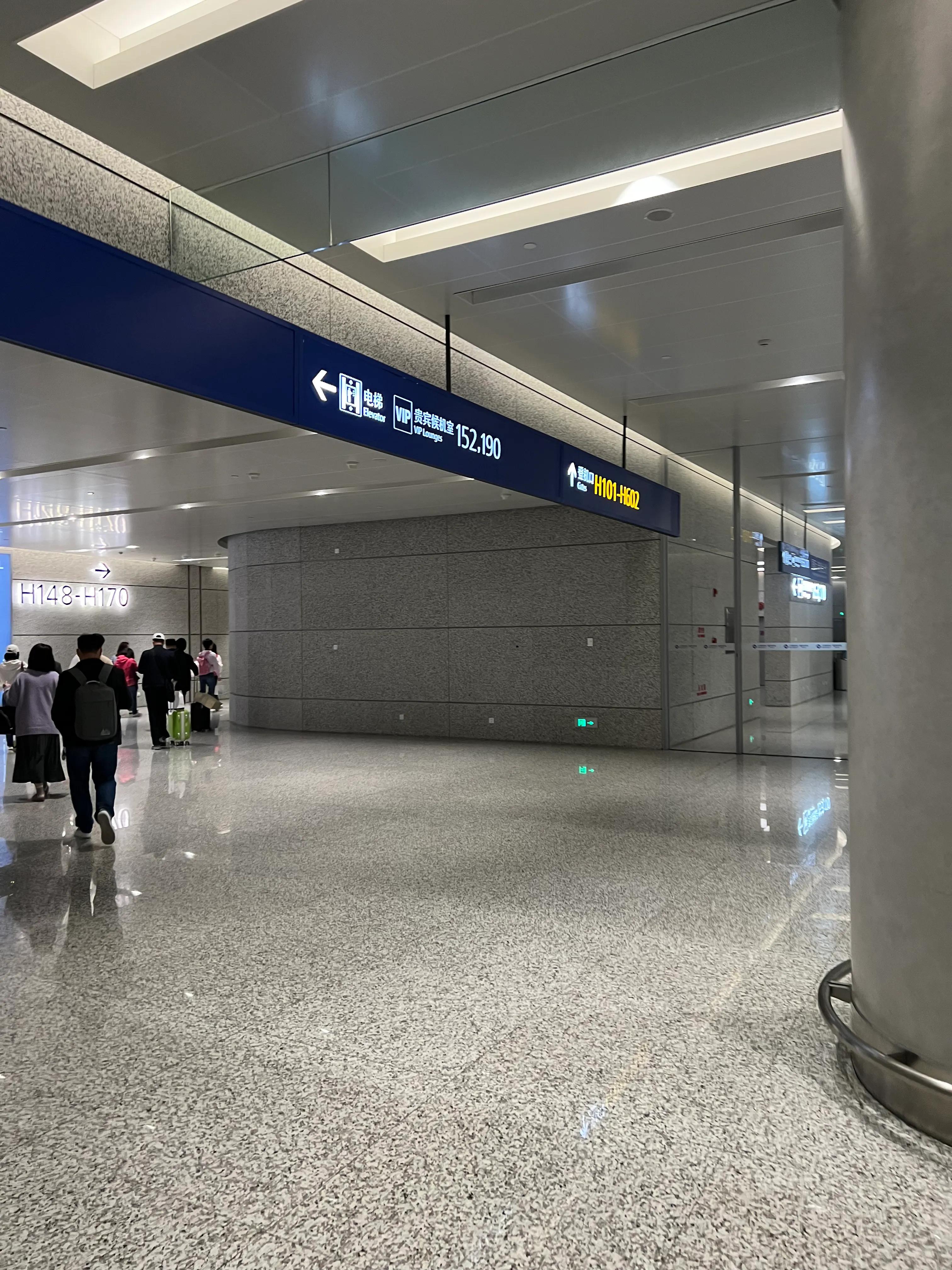 在浦东机场t2怎么去登机,浦东机场t2泰国登机流程