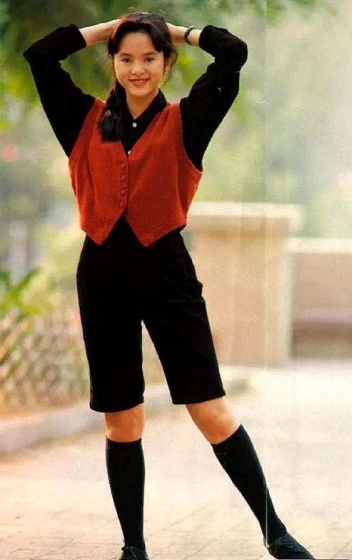 浪漫复古港风穿搭女,经典港风穿搭女高级感