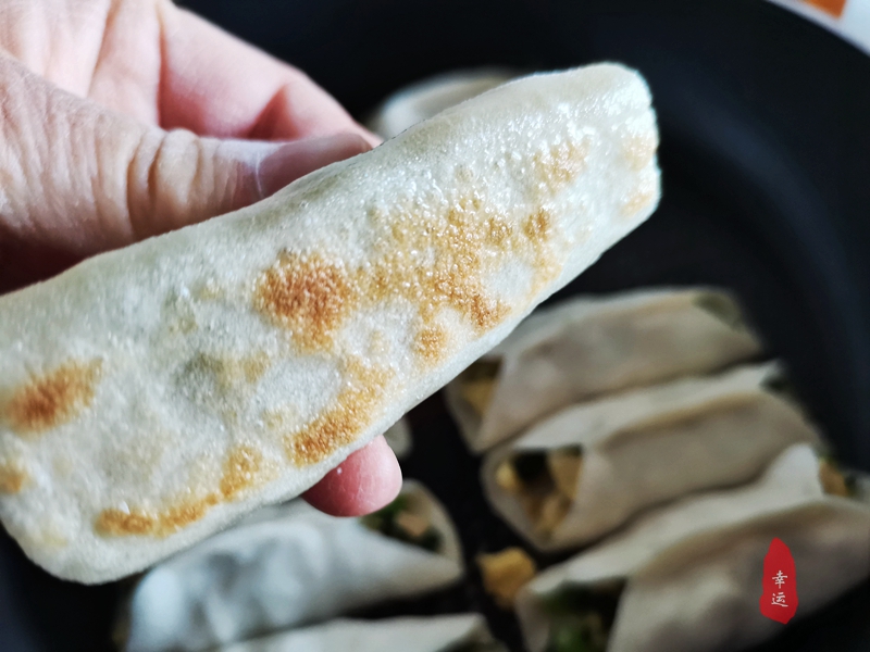 锅贴是封口好吃还是不封口好,锅贴较教程