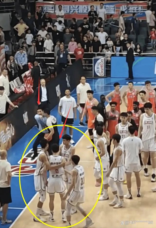 浙江和福建赛后冲突,福建对浙江男篮冲突赛后球迷