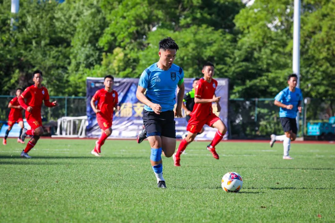 足球比赛再接再厉,越努力越幸运足球比赛