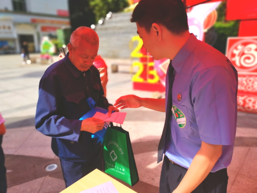 防范非法集资宣传月工作简报,防范非法集资守住钱袋子宣传