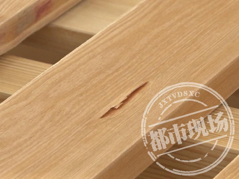 多处裂痕，还嘎吱响！南昌一女子买“个性大师”实木床，竟是样品？