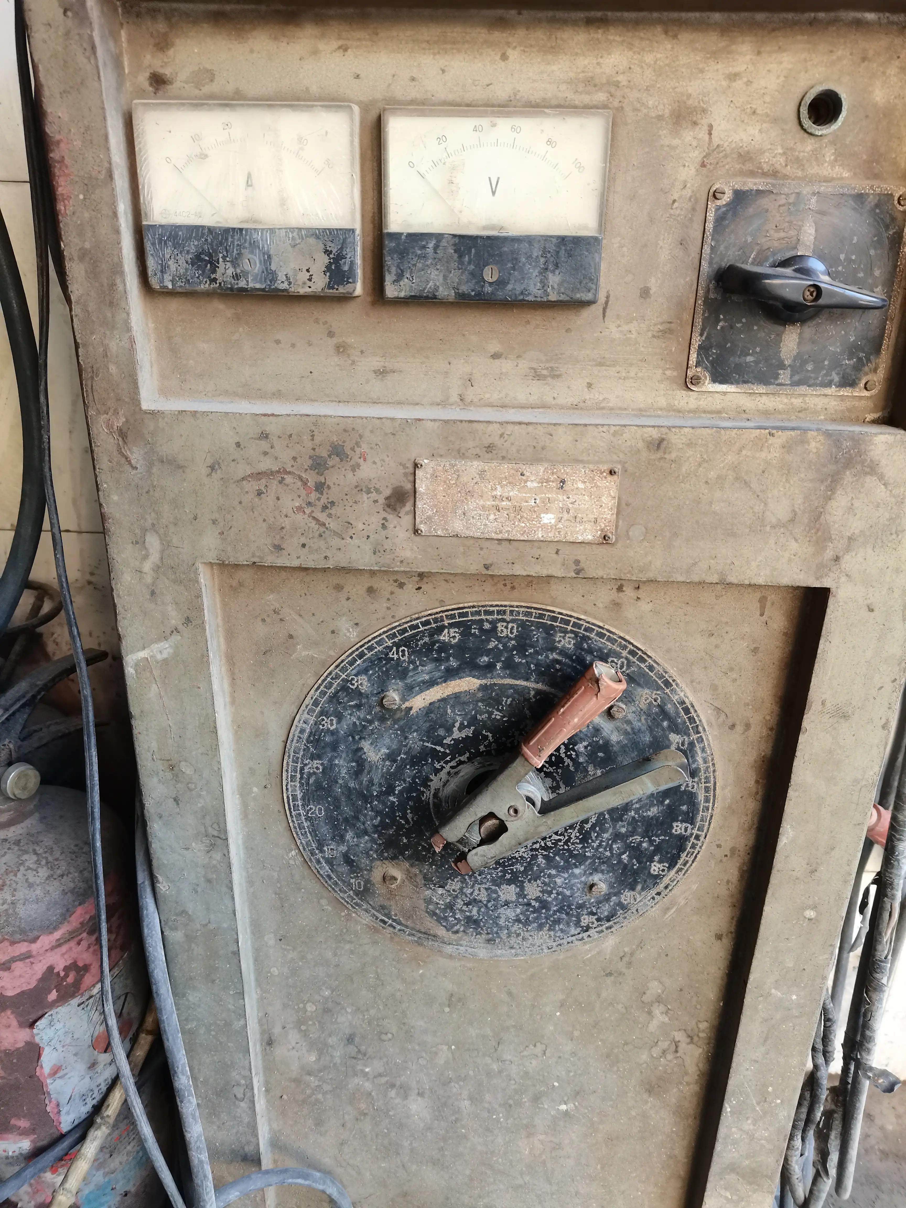 汽车电瓶怎么充电,汽车电瓶怎么充电的