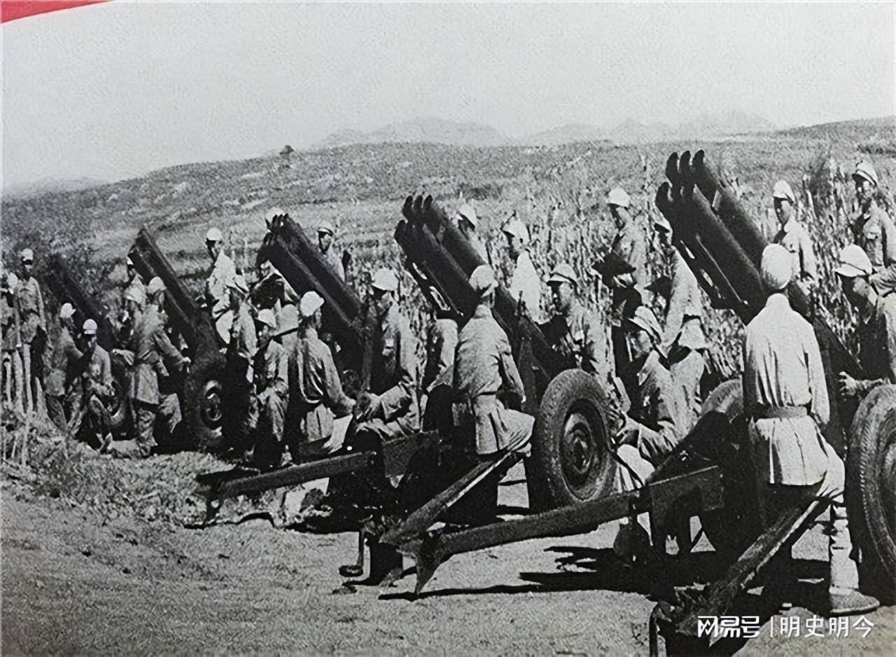 他们曾任军长，资历不浅，完全可以授中将、少将，为何只授大校