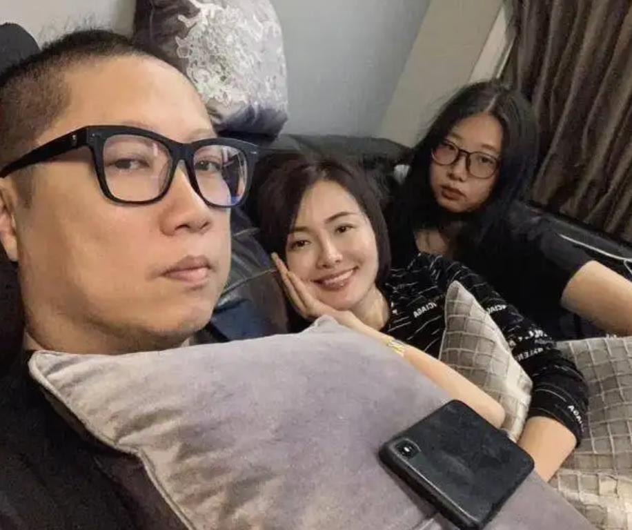 四川女人嫁香港一家四口,四川女孩嫁给香港的电影