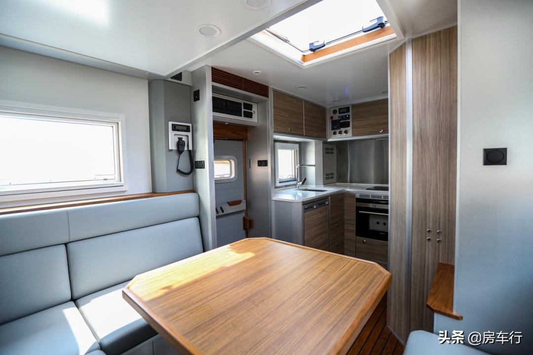 蓝牌五座德国曼重卡房车,b级越野豪华房车大全100万以上