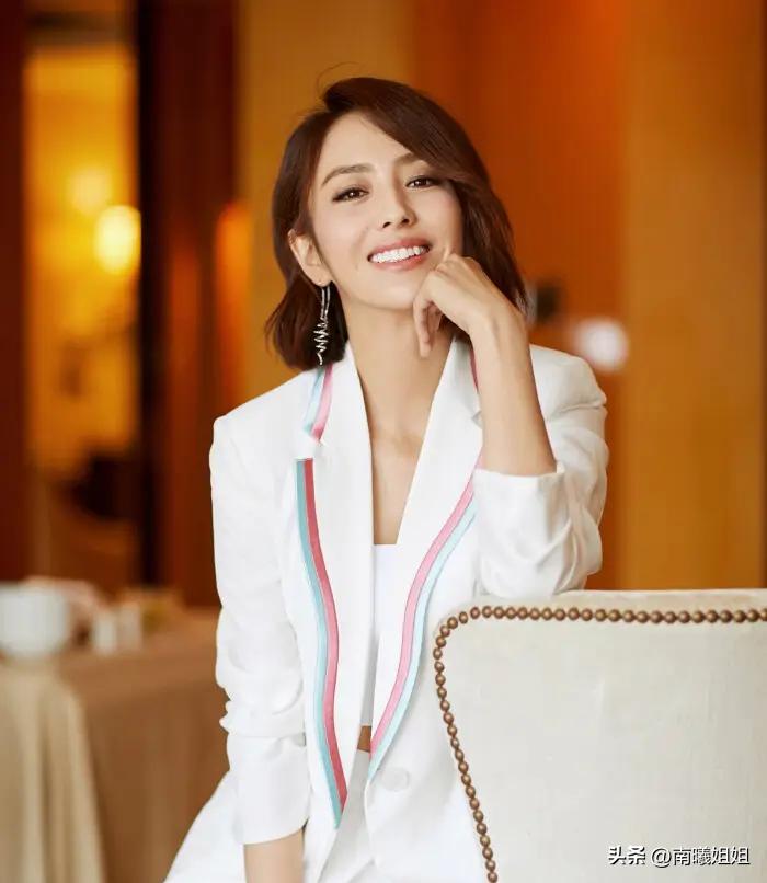 今年最流行的发型圆脸,发量少的过肩发型怎么扎好看圆脸