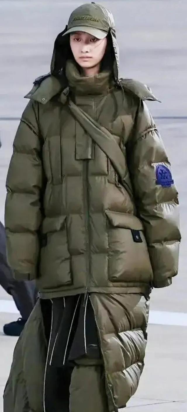 李宁设计日本服装设计师,中国李宁中国风羽绒服