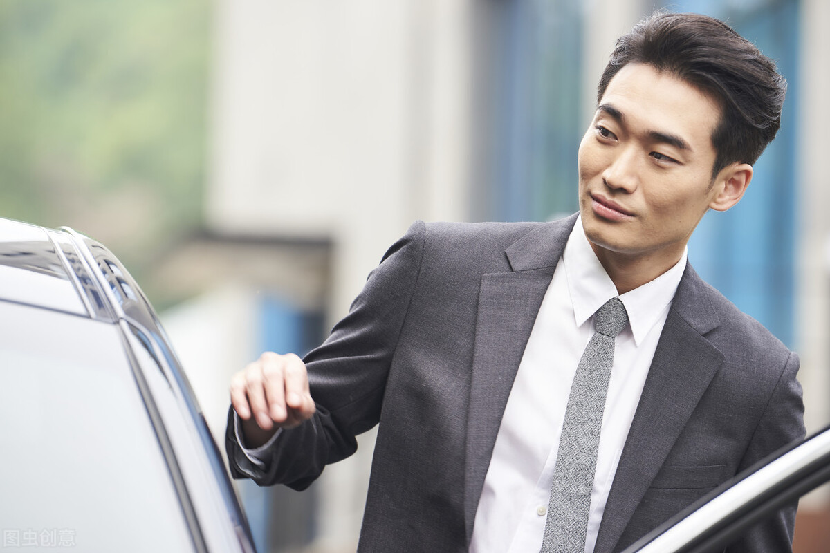 都说保险干三年，买房不用愁，实际保险代理人三年的收入有多少？