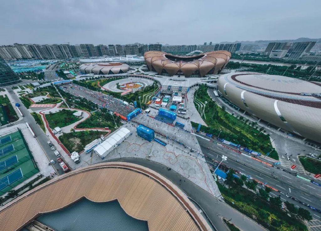 兰马全马男女赛会纪录,兰马破赛会纪录多少钱