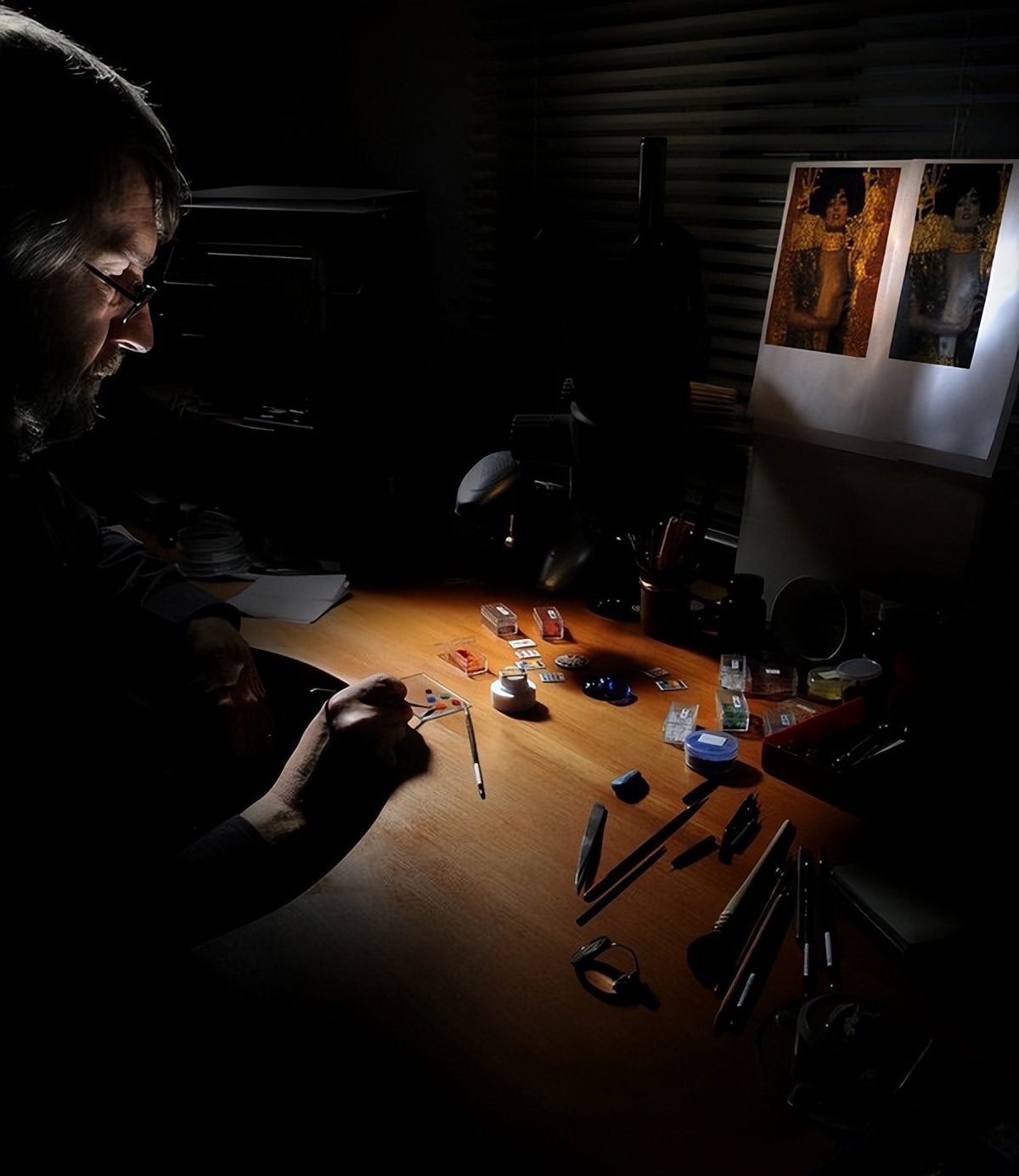 一块珐琅表多少钱,什么样的珐琅彩瓷器值钱