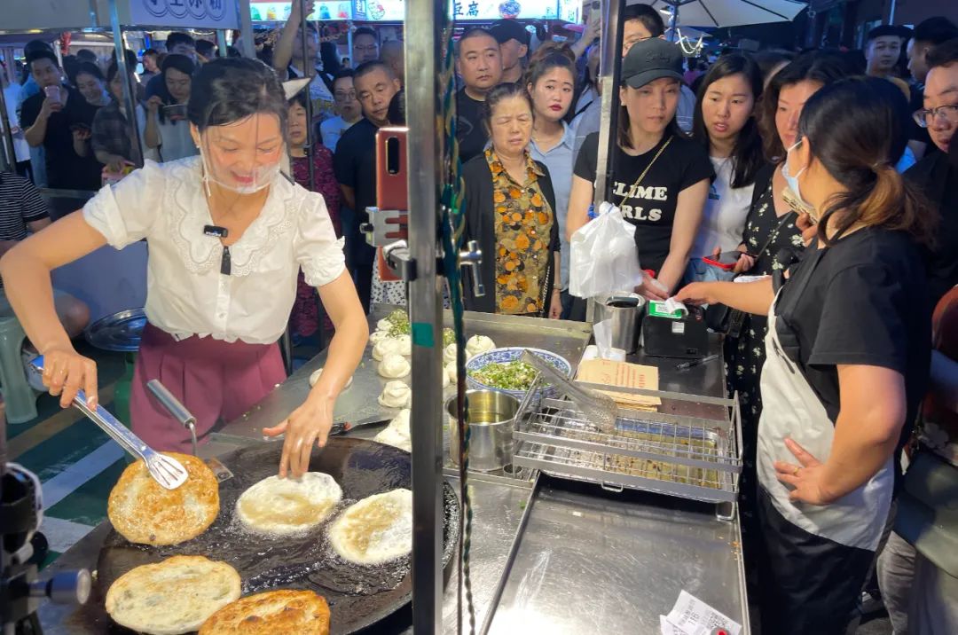 重庆夜市打卡点,重庆夜市民心佳园