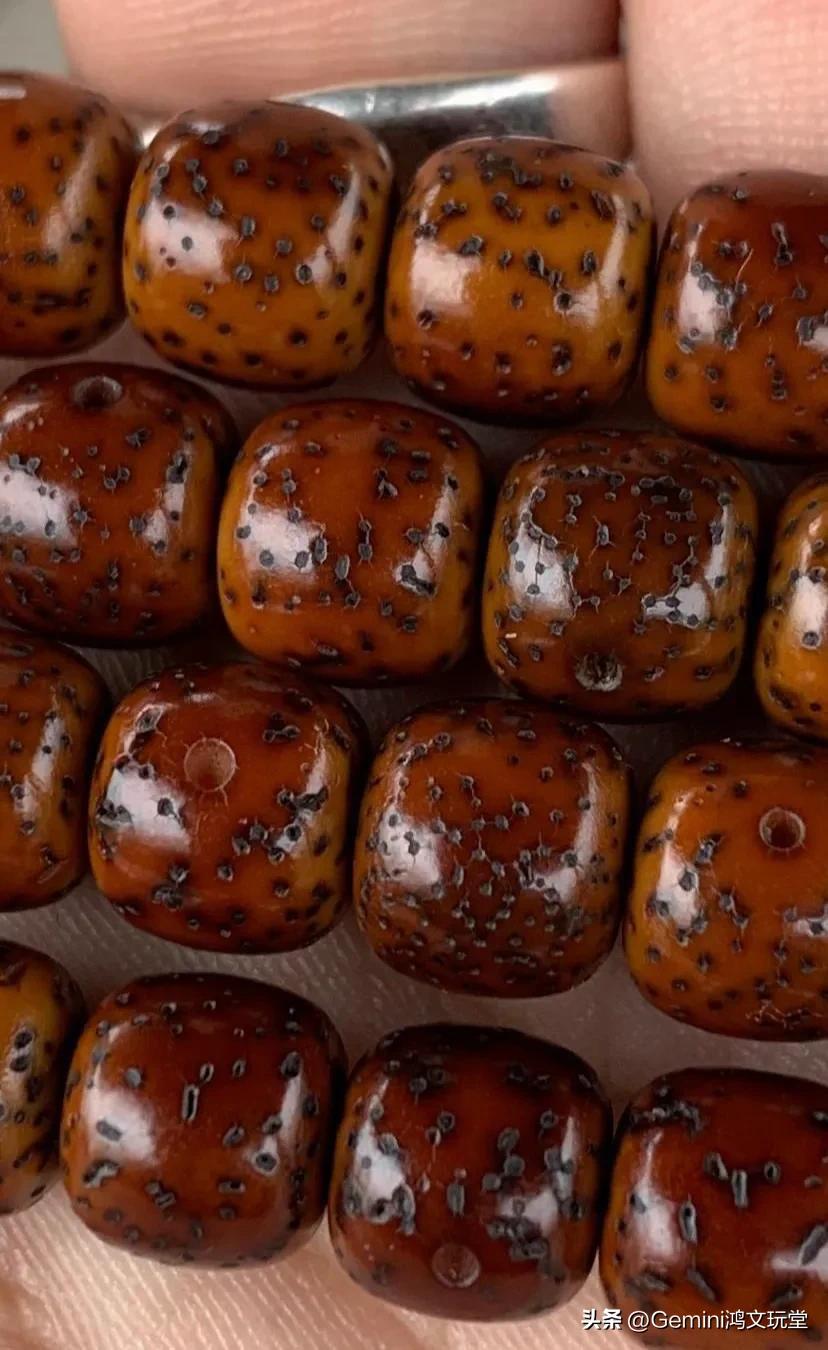 星月菩提和翡翠手串哪个好,星月菩提和菩提根哪个容易盘