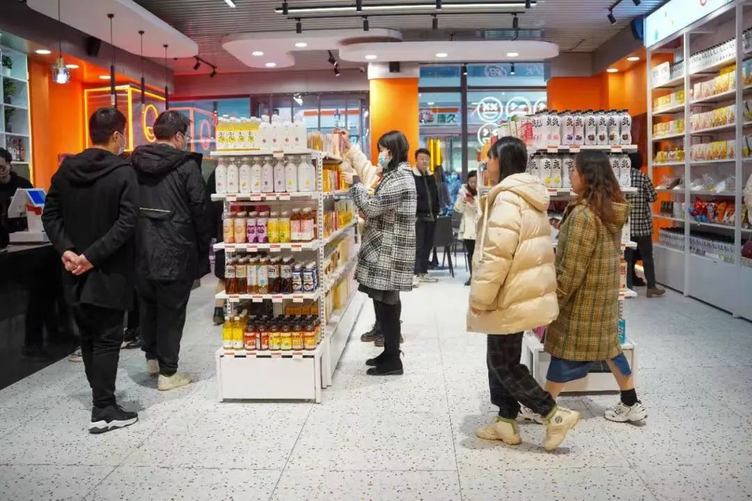 鐩樼偣8瀹舵紓浜拰浼氱帺鐨勯浂椋熷簵,鐩樼偣8瀹舵紓浜張浼氱帺鐨勯浂椋熷簵