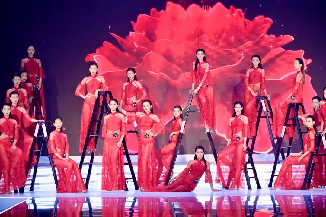 第四季siuf超模大赛总决赛完整版,2019siuf超模全国总决赛视频