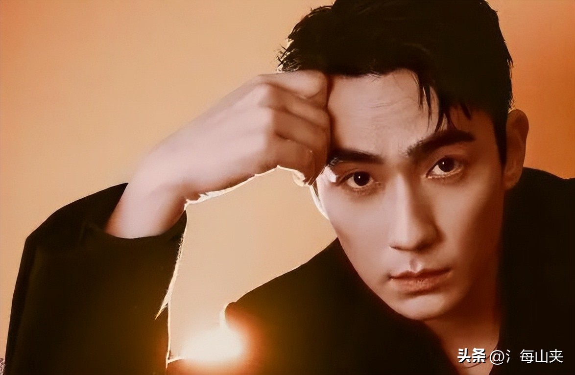 眼睛最小的男明星排名,眼睛小但是帅的男明星韩国