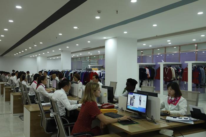 校服定制厂家立泰集团,立泰服装有限公司