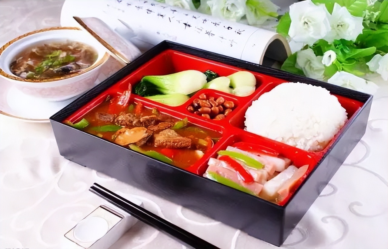 100元人民币在越南可以买到什么,一张50000的越南币值多少钱