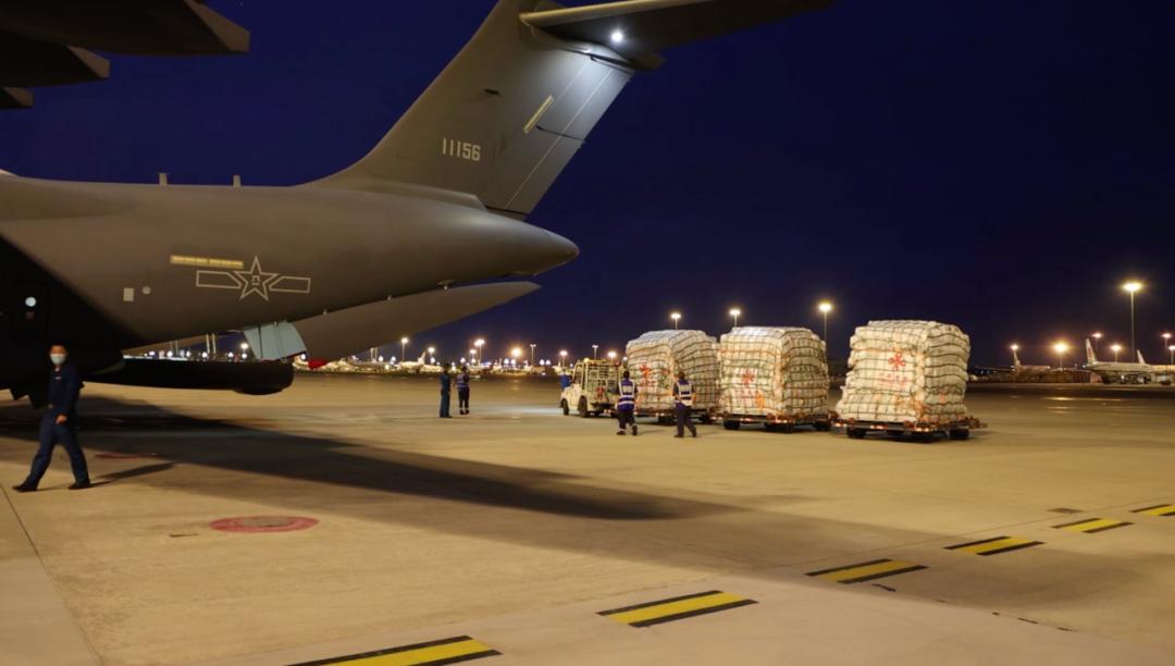 巴铁为中国运送物资,中巴国际救援队抵达巴基斯坦