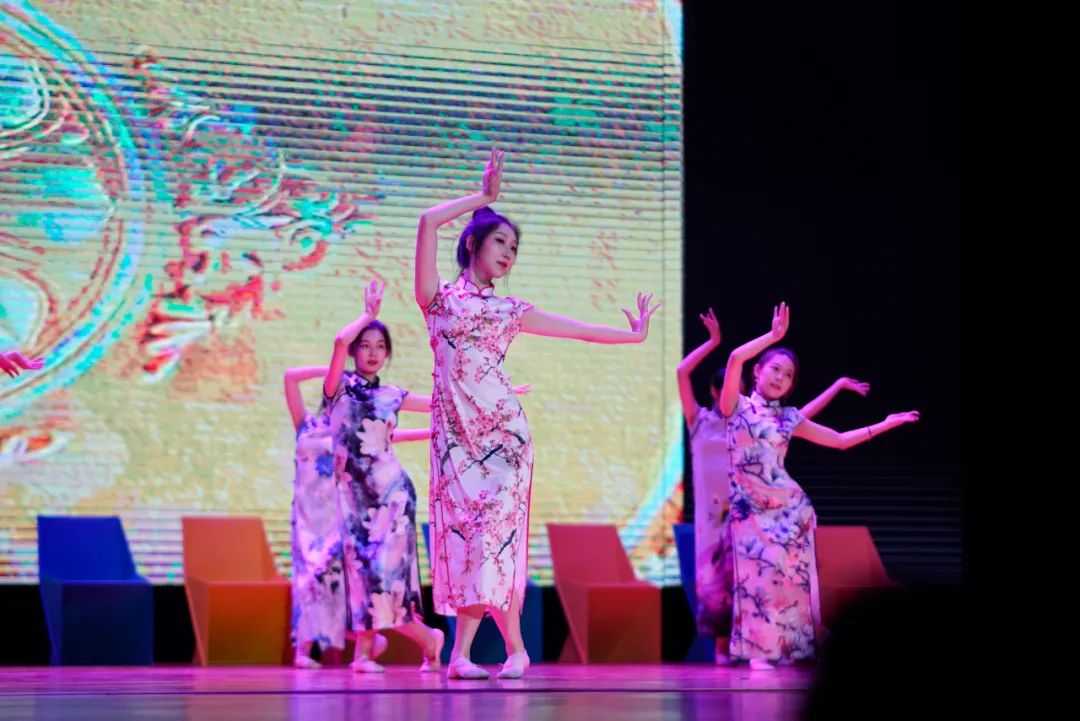 浠婂鑸炲姩,浠婂鑸炶捣鏉ュ箍鍦鸿垶