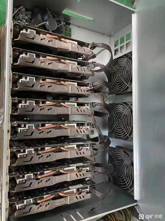 一张显卡几十万,一张显卡两千块钱