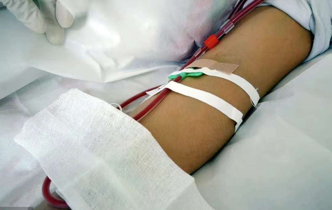 19岁男孩感冒,19岁男孩反复发烧一周