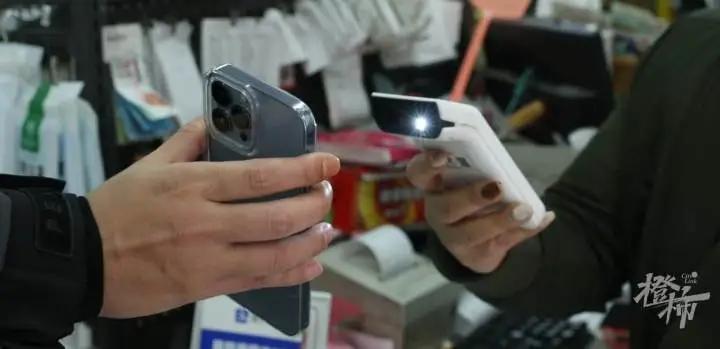 你花大价钱买过的最不实用的东西,一张钢化膜毁了一张屏