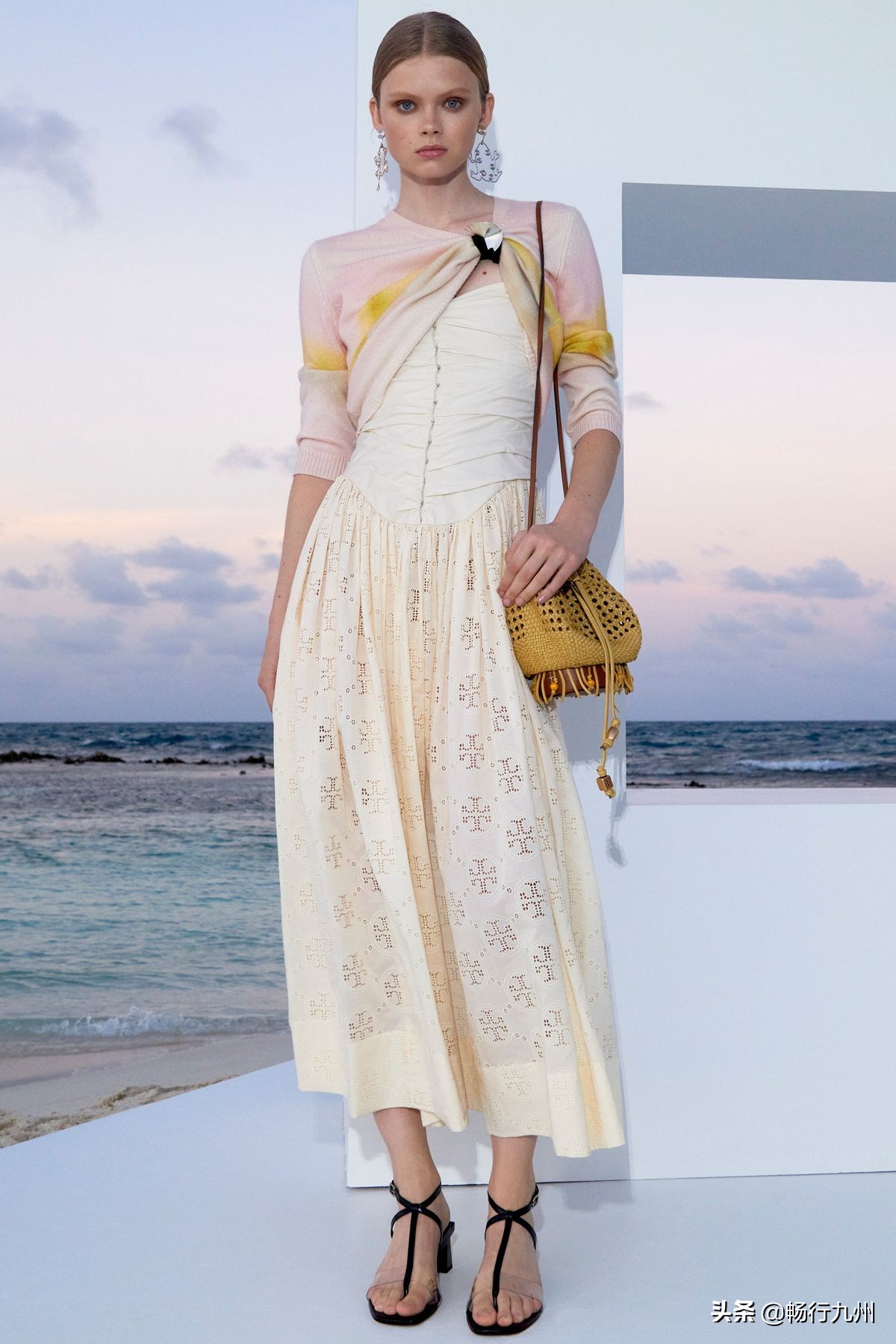 toryburch明星开衫穿搭,toryburch清爽春夏穿搭