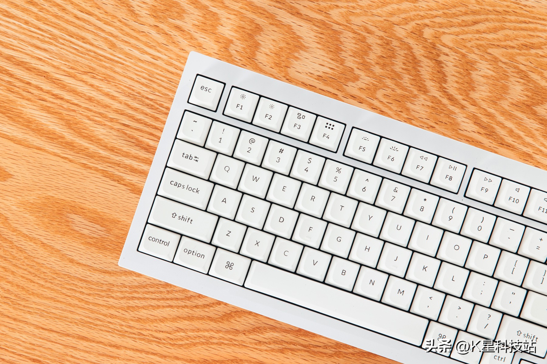 鍗庣x670e涓绘澘涓婁粈涔坈pu,鍗庣strixz690-e瑁呮満瑙嗛