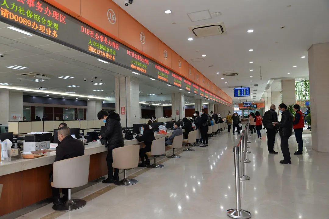 改名后身份证没拿到怎么改驾驶证,身份证改名后可以再改回曾用名吗