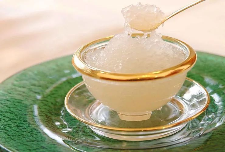 “高价罐头”燕之屋，执念上市