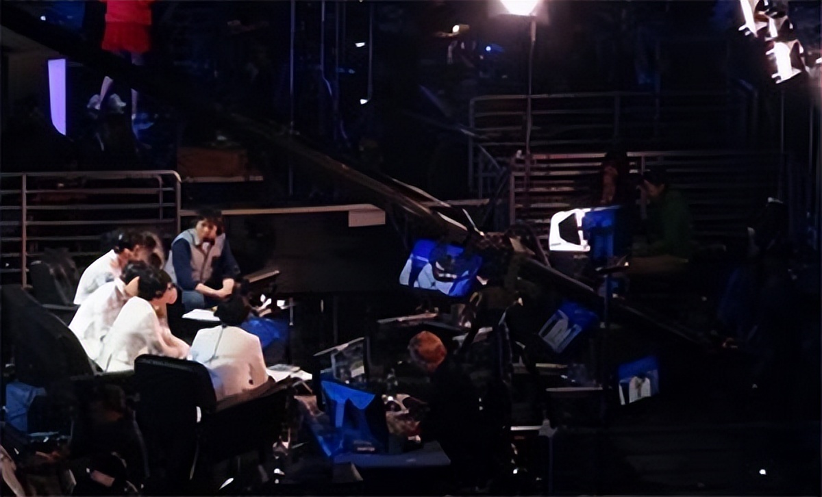 冒充清华网红被打假,无业青年冒充清华大学生成网红