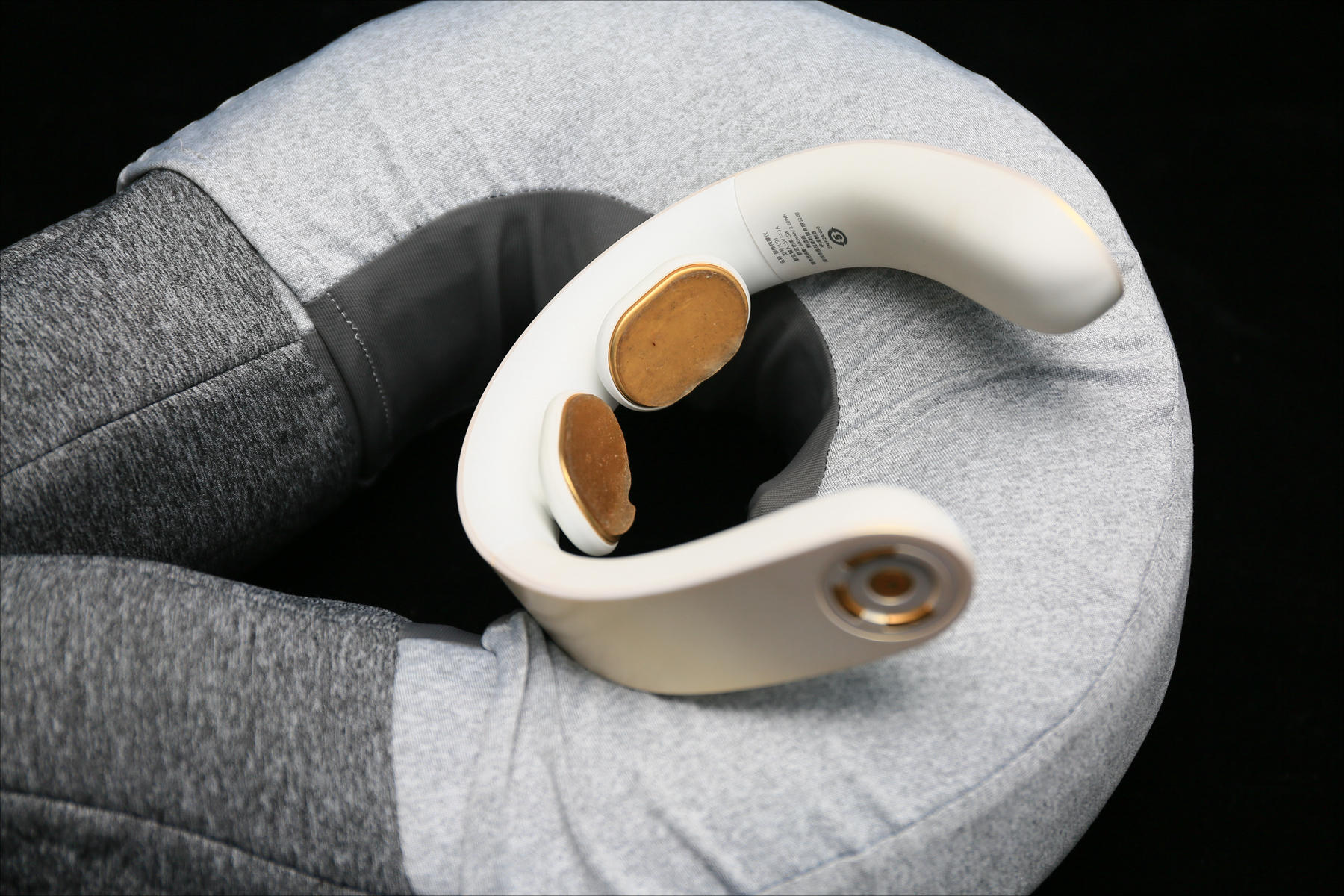 baopai颈椎按摩器测评,护颈枕护颈椎的神器