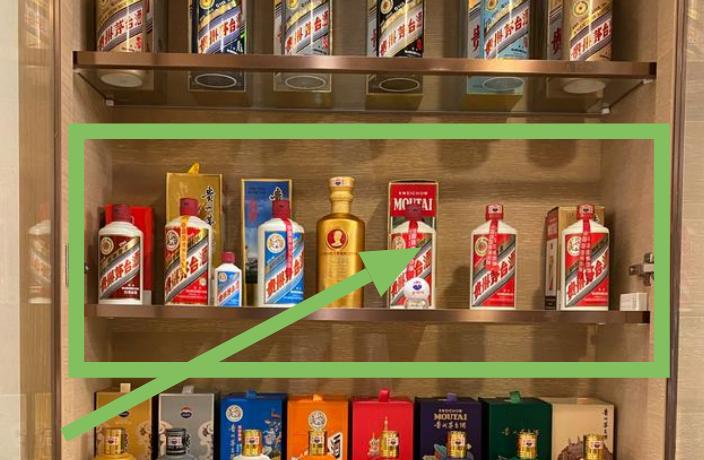 重庆一大叔，19年前囤8箱黄酱茅台，今天打开“面目全非”，为何