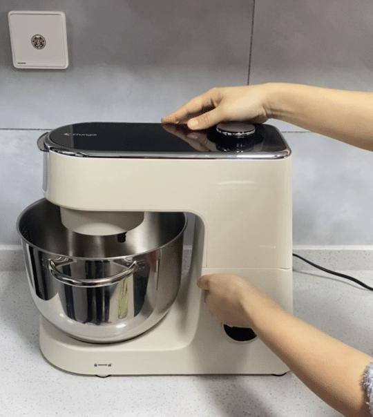 千元级厨师机的性价比之王——长帝企鹅顶顶,揉面、打发不用手