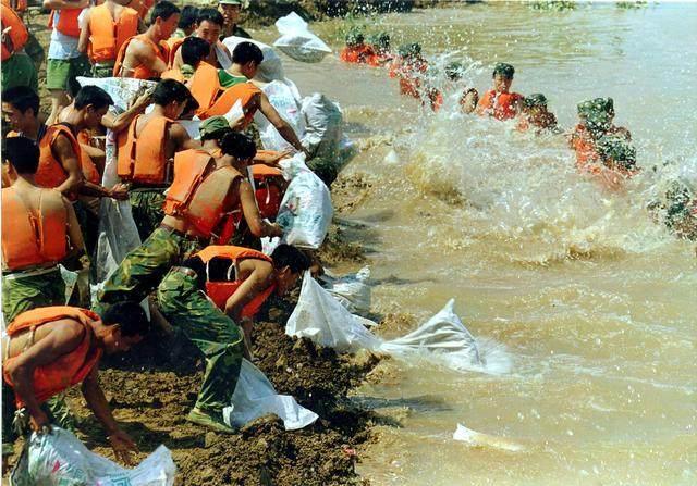 三峡水电站带来的影响,三峡水电站有哪些效益和功用