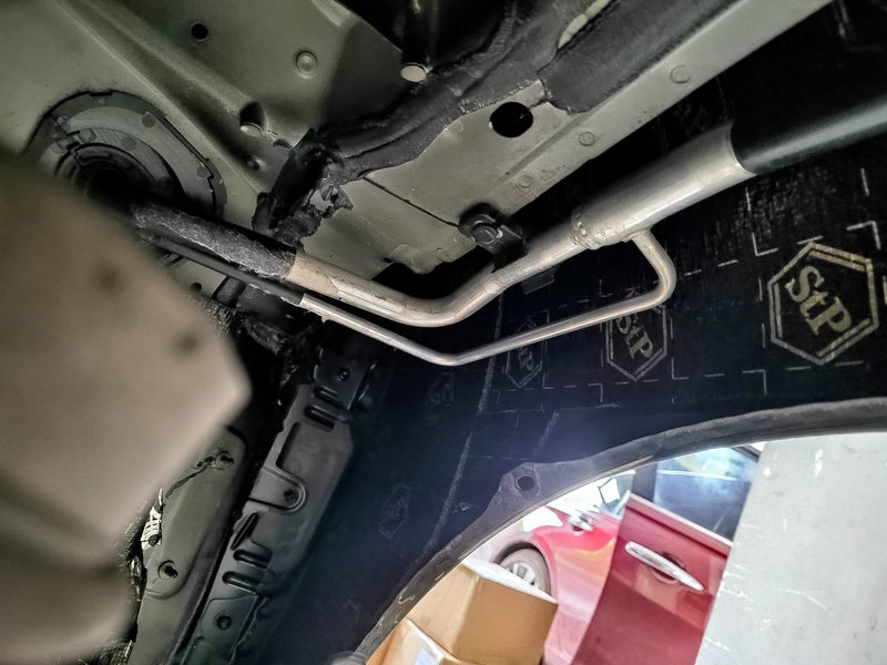 奥迪A6L底盘,四轮隔音升级俄罗斯STP小*弹炸**CSH,怀化汽车隔音