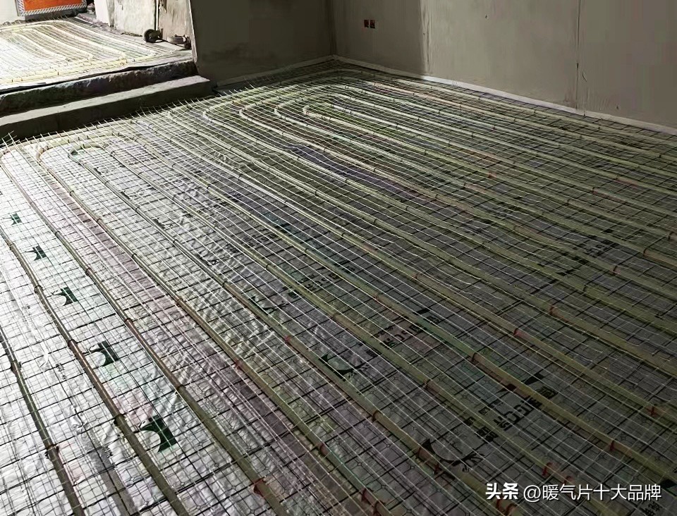 正确的铺地暖的全过程,第一次见到铺地砖