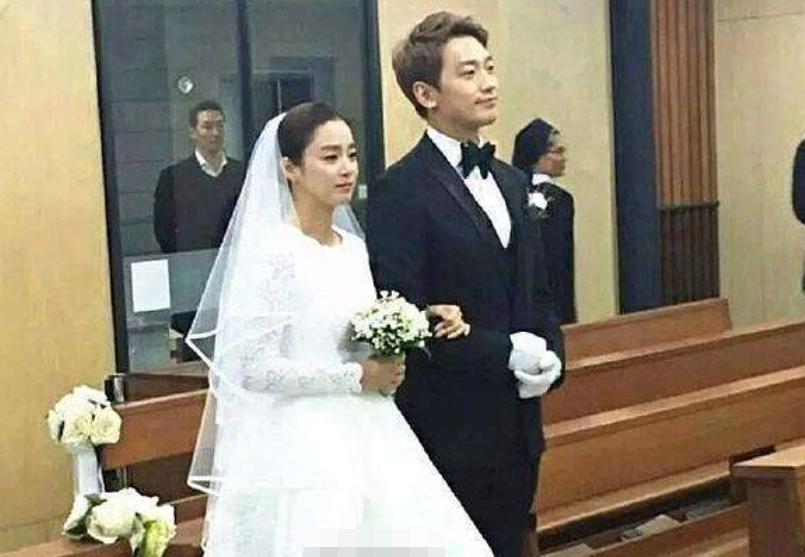 长了一张干净贵气又有书卷气的脸,长得风流倜傥情史干净的男明星