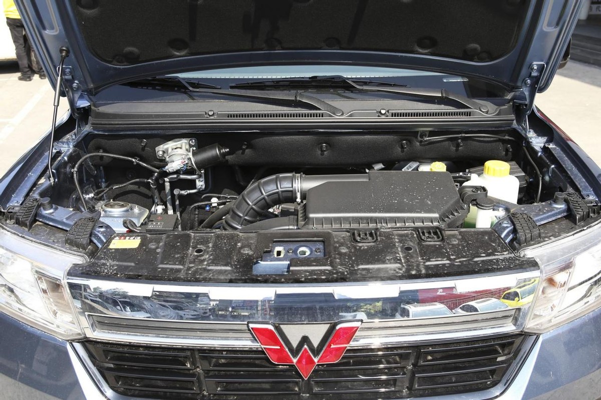 年轻人的第一辆车十万落地,年轻人的第一辆五菱