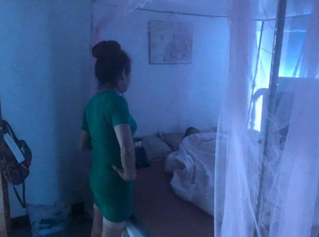 雇主亡故保姆养小孩,保姆小孩因病去世抱走雇主孩子