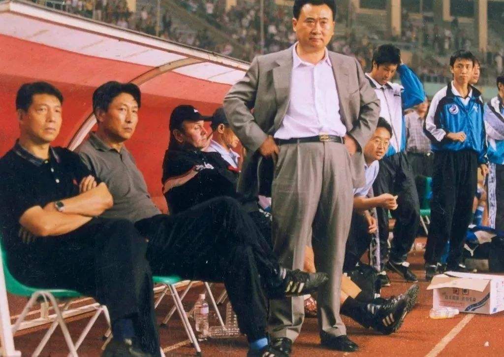 王健林对中国足球的贡献,王健林退出足坛原因