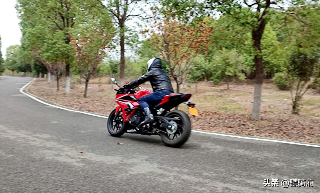 要啥没啥就是有个好心情,要啥没啥还想要浪漫