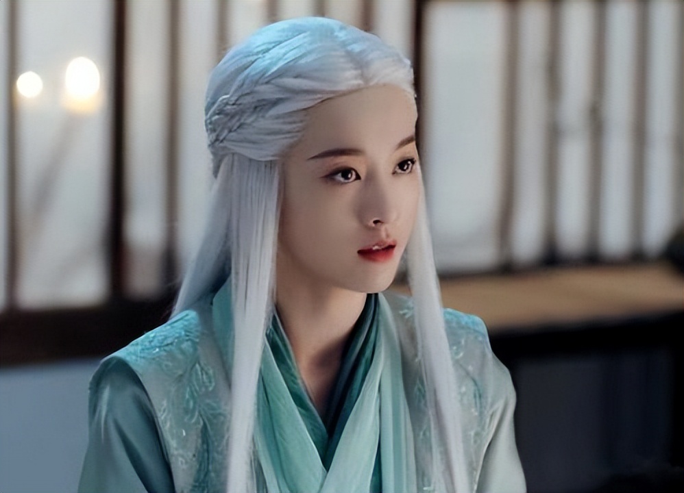 人体缺少什么营养会导致白发,缺乏哪种维生素会导致白发问题