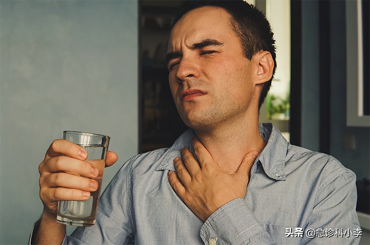 晚上睡觉嘴巴总发干是真的缺水吗,为什么夜晚睡觉嘴巴干